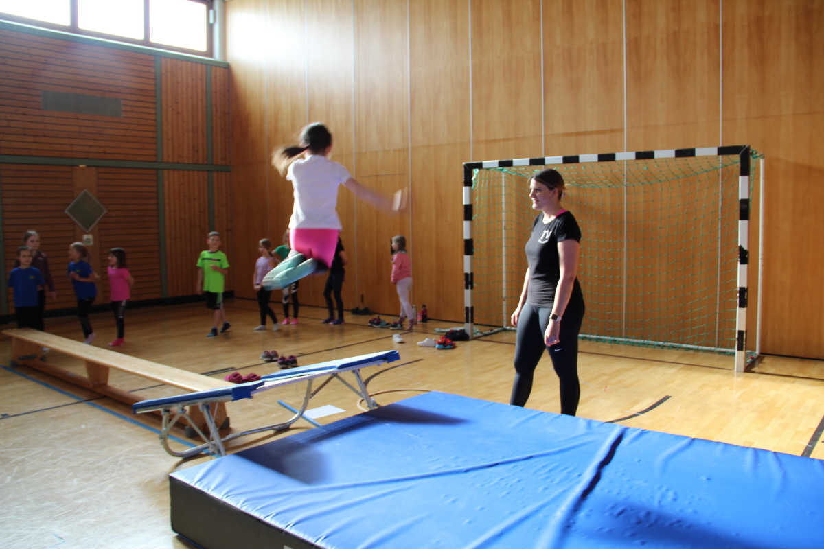 Sporttag  mit den Vereinen 14